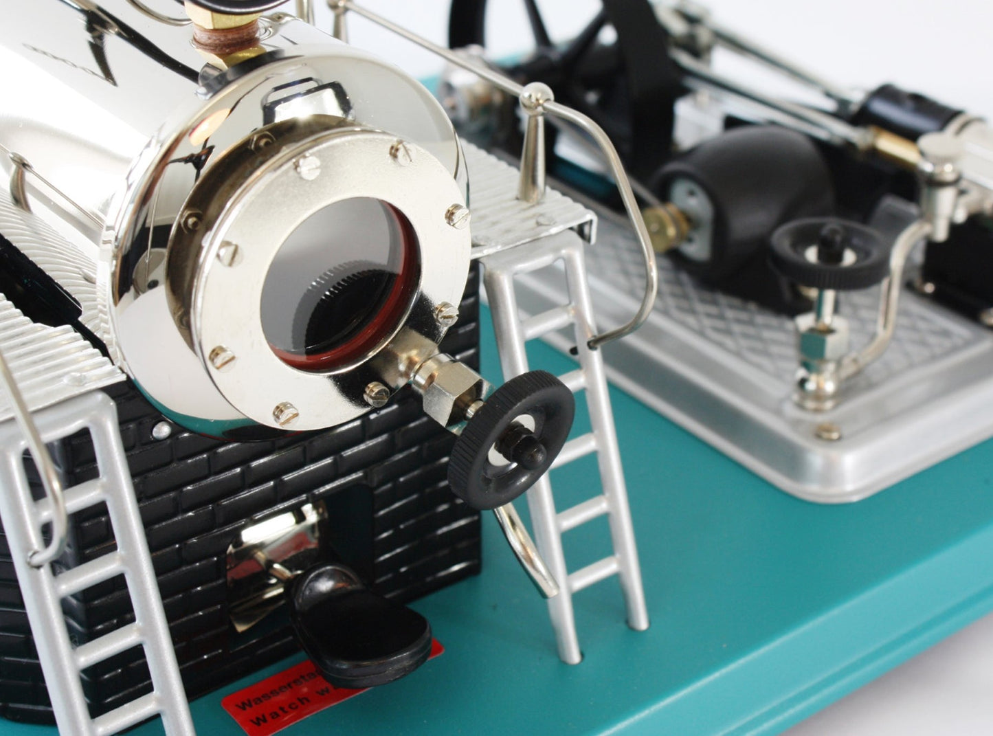 Metal Steam Engine with Street Light