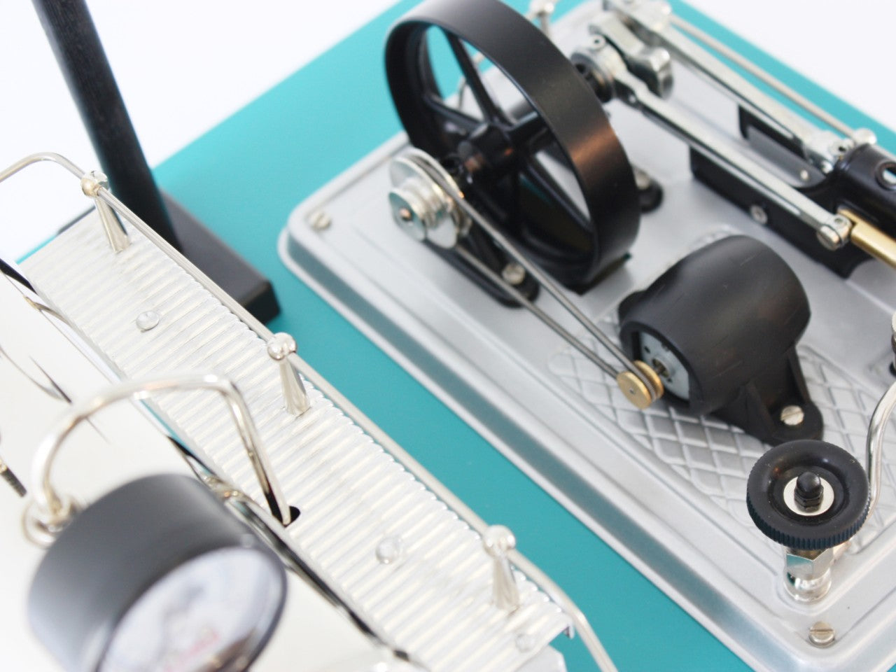 Metal Steam Engine with Street Light