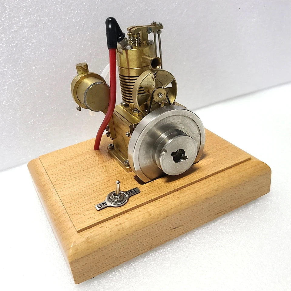 1.6cc 4 Stroke Gasoline Engine Model with a Wooden Base